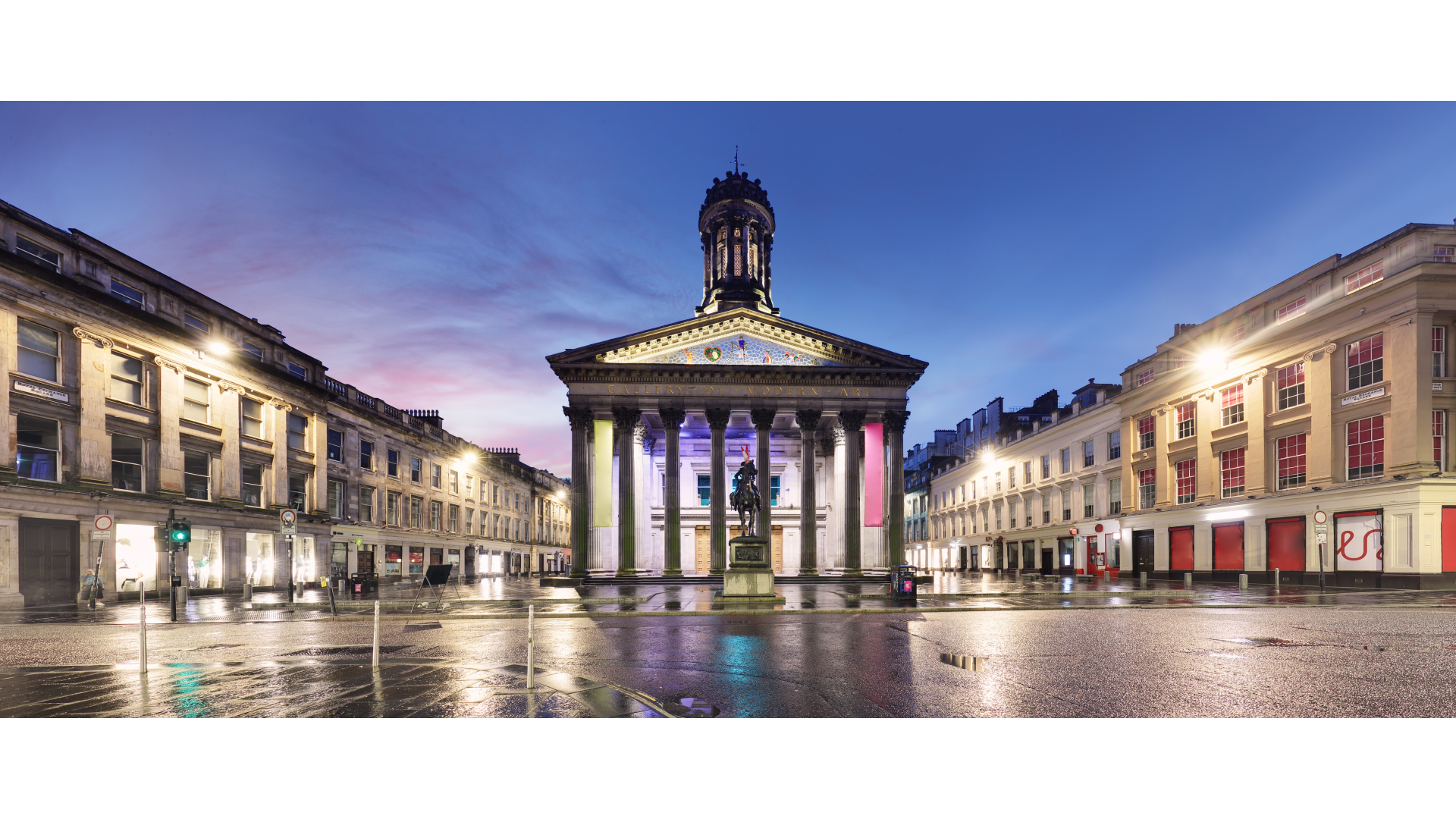 Glasgow at night / Shutterstock